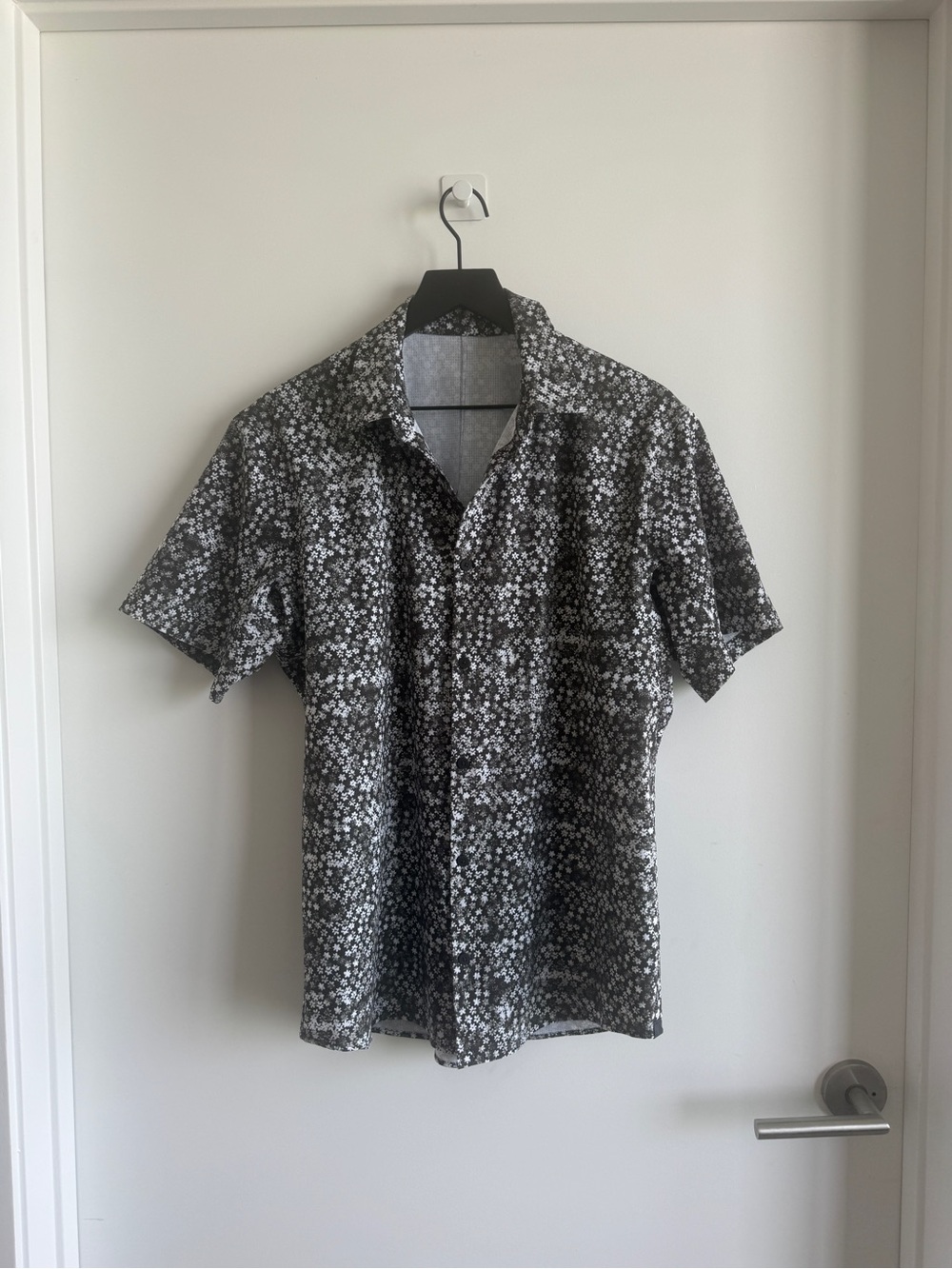 Lululemon Men's Short Sleeve Black Floral Button-Up Shirt